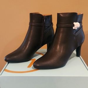 Life Stride, Size 7, Dark Chocolate